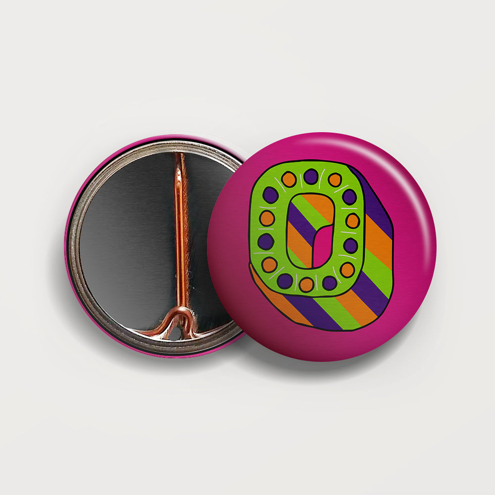 Letter O button badge